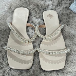 Pearl sandals